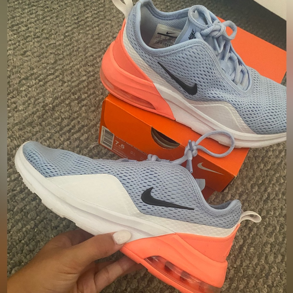 Nike Revolution 4